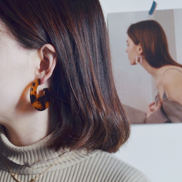 UO Style Dark Brown Tortoise Statement Earrings - Picture 8 of 8